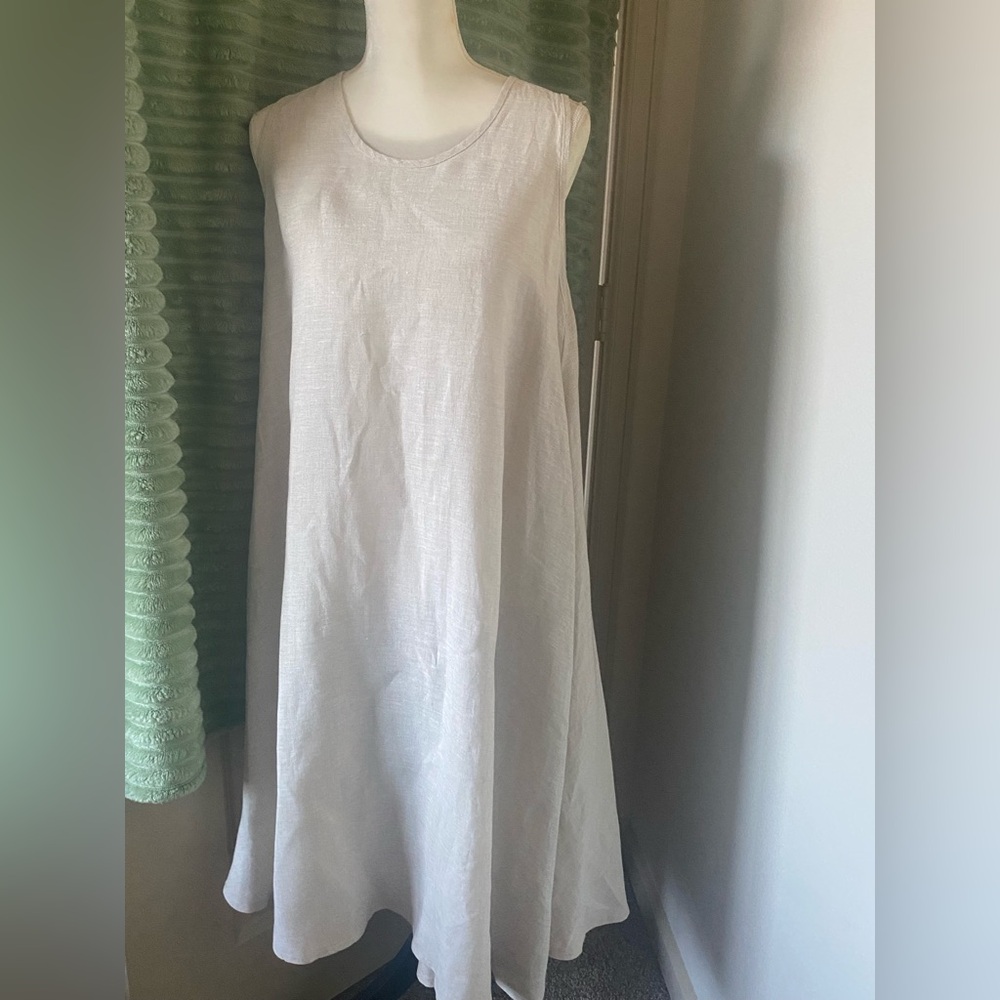 Like New* Pure Soul Beige Dress Size M w/ pockets!